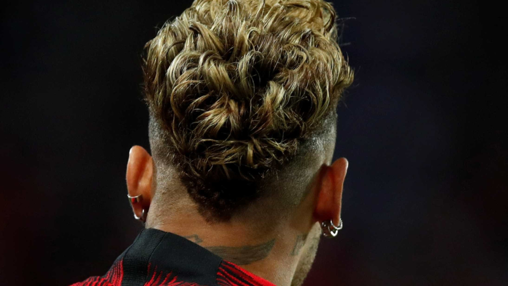 Luzes em Cabelo Cacheado Masculino para 2024