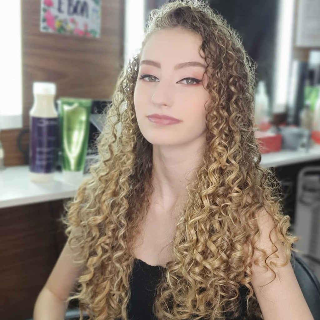 Mousse para Cabelo Cacheado 2025