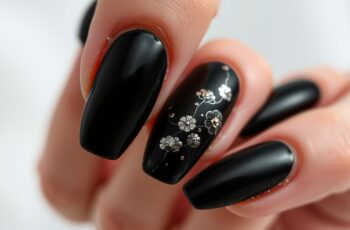 Inspirações de Unhas decoradas Pretas 2025: Estilo e Moda Inspirações de Unhas decoradas Pretas 2025: Estilo e Moda